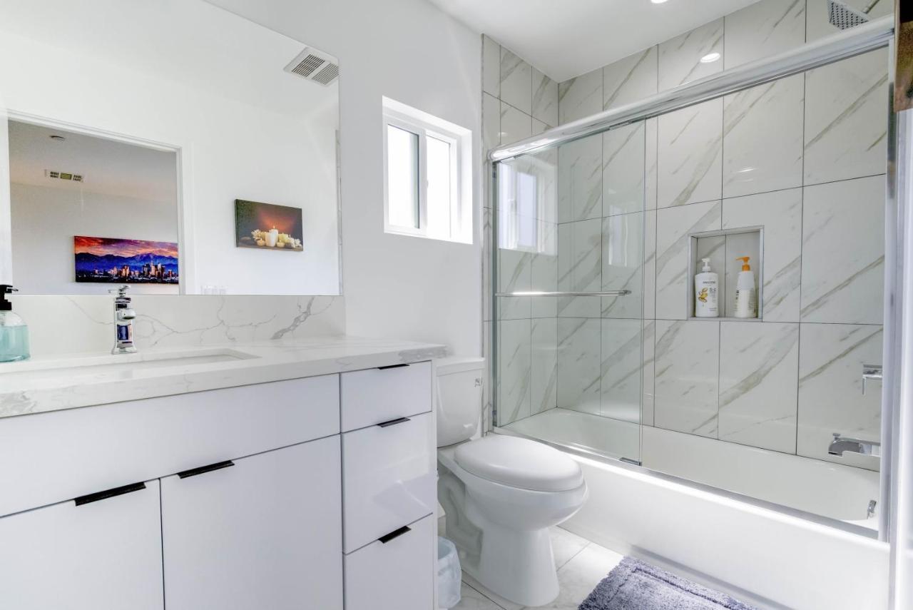 Modern Apartment In Studio City Лос-Анджелес Экстерьер фото